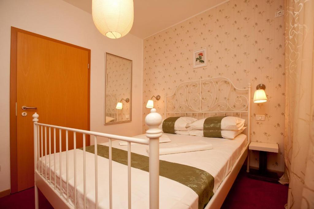 Pension Dinu Residence Timisoara Phòng bức ảnh