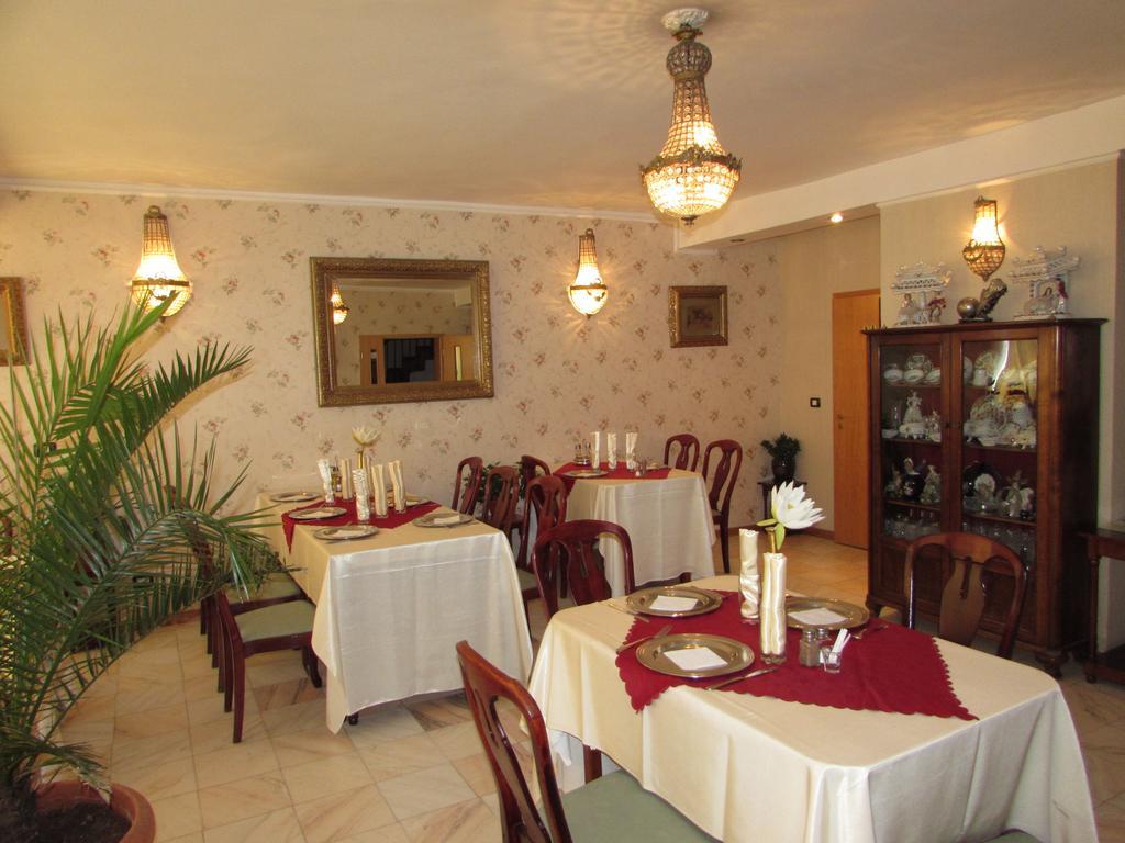 Pension Dinu Residence Timisoara Ngoại thất bức ảnh