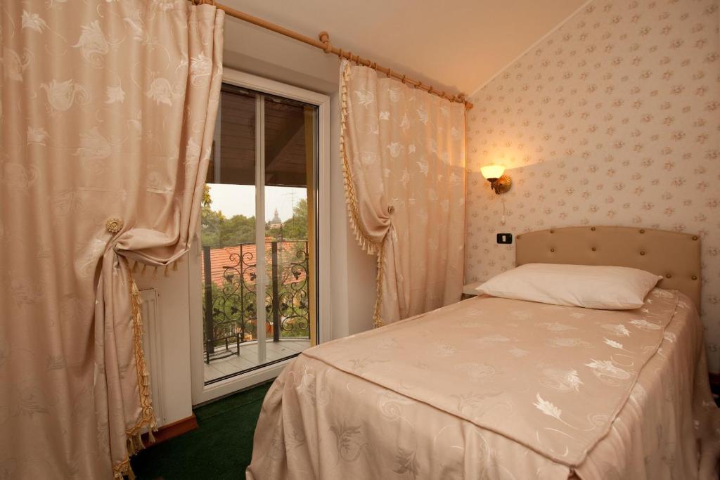 Pension Dinu Residence Timisoara Phòng bức ảnh